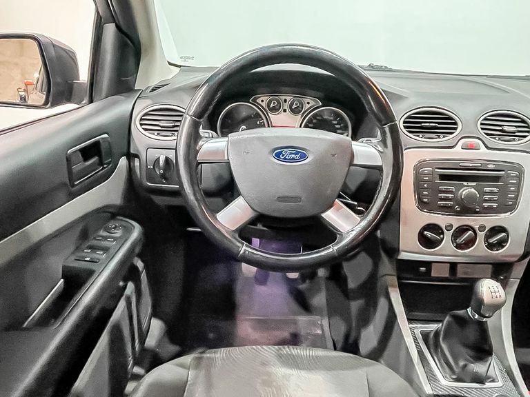 Ford Focus 1.6 S/SE/SE Plus Flex 8V/16V  5p