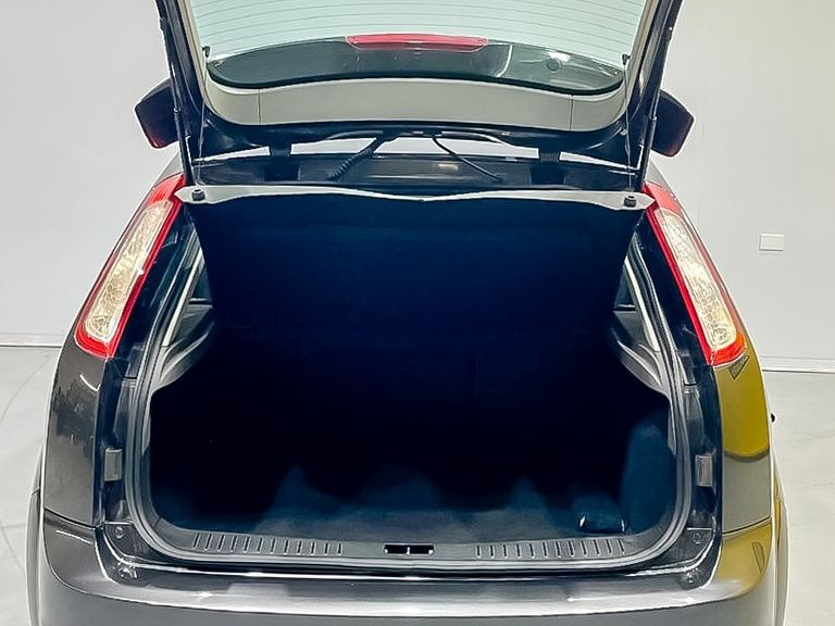 Ford Focus 1.6 S/SE/SE Plus Flex 8V/16V  5p