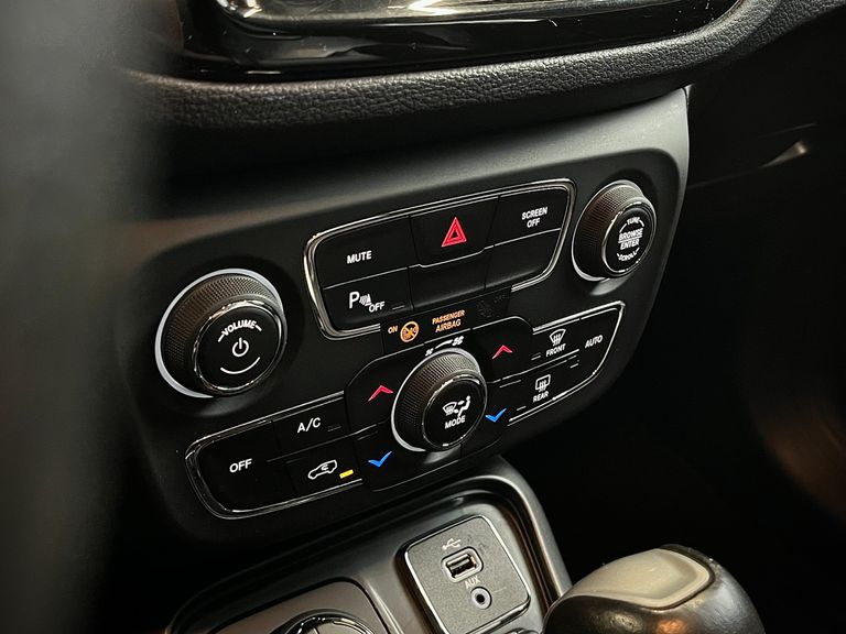 Jeep COMPASS LONGITUDE 2.0 4x4 Dies. 16V Aut.