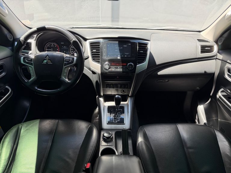 Mitsubishi L200 Triton Sport HPE-S 2.4 CD Dies. Aut