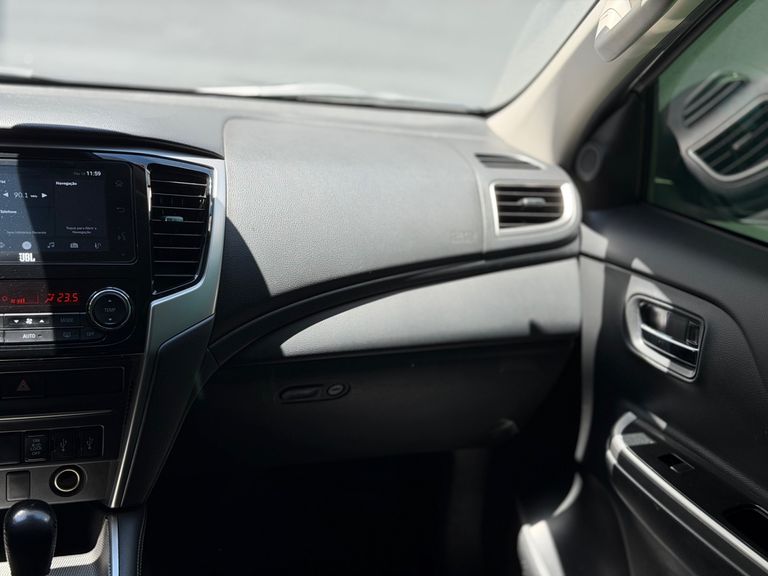 Mitsubishi L200 Triton Sport HPE-S 2.4 CD Dies. Aut