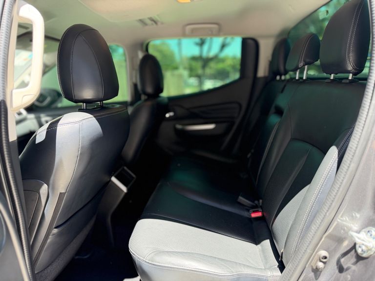 Mitsubishi L200 Triton Sport HPE-S 2.4 CD Dies. Aut