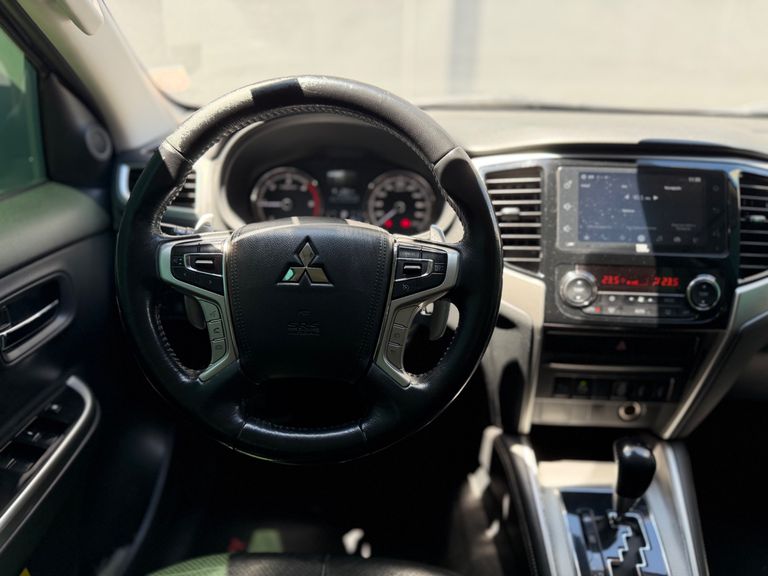 Mitsubishi L200 Triton Sport HPE-S 2.4 CD Dies. Aut