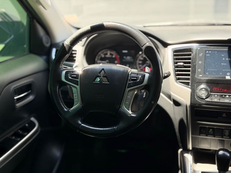 Mitsubishi L200 Triton Sport HPE-S 2.4 CD Dies. Aut