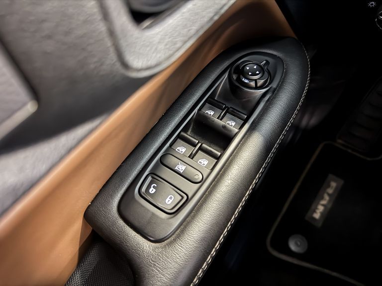 RAM RAMPAGE LARAMIE 2.2 TB CD 4X4 Die. Aut.