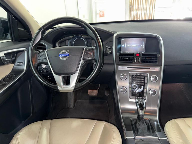 Volvo XC 60 2.0 T5  5p