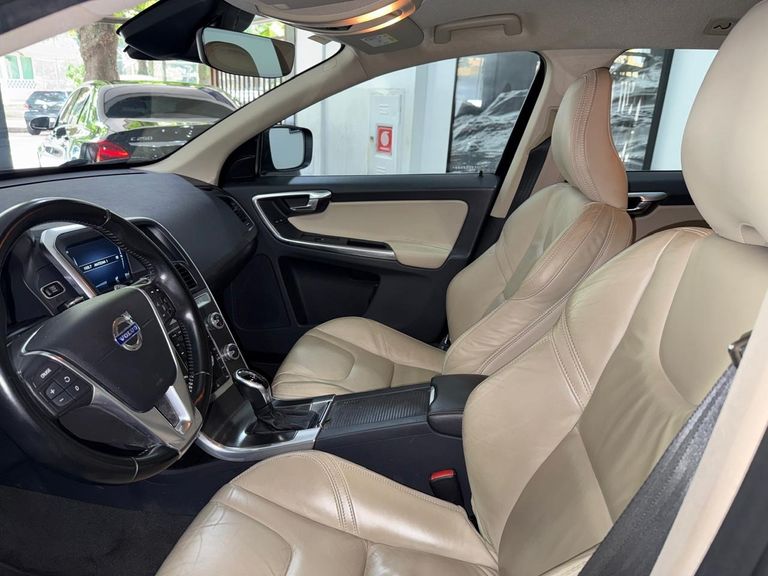 Volvo XC 60 2.0 T5  5p