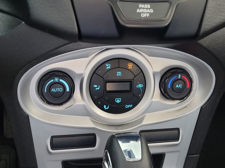 Ford Fiesta Sedan 1.6 16V Flex Aut.