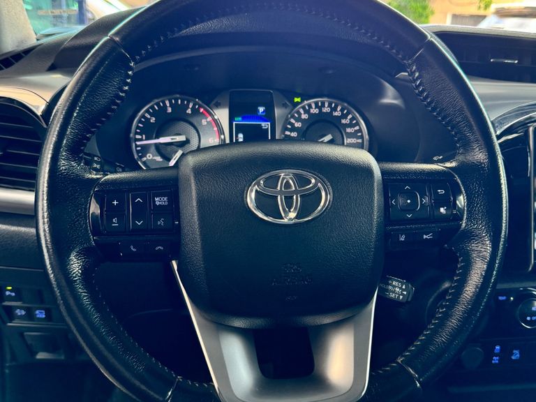 Toyota Hilux CD SRX 4x4 2.8 TDI 16V Diesel Aut.