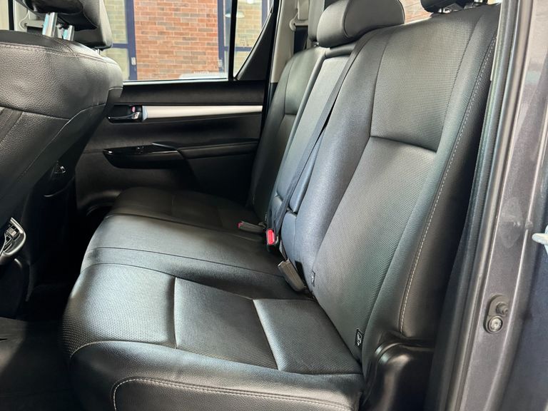 Toyota Hilux CD SRX 4x4 2.8 TDI 16V Diesel Aut.