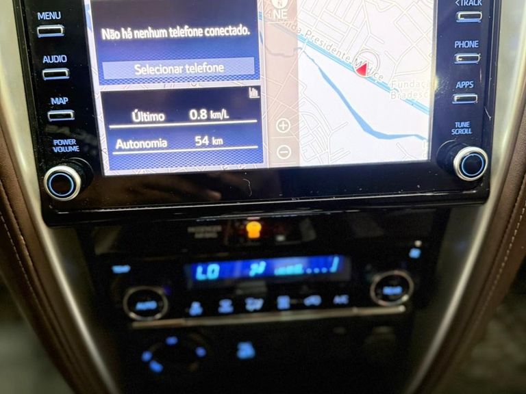 Toyota Hilux SW4 SRX 4x4 2.8 TDI 16V Dies. Aut.