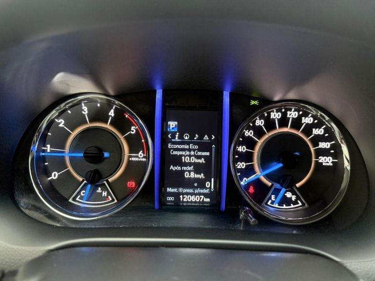 Toyota Hilux SW4 SRX 4x4 2.8 TDI 16V Dies. Aut.