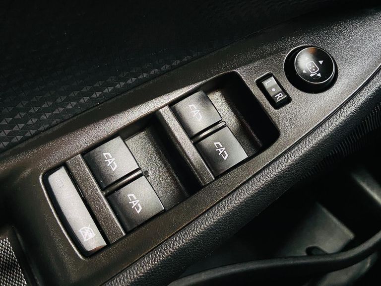 Chevrolet ONIX SEDAN Plus LT 1.0 12V Flex 4p Mec.