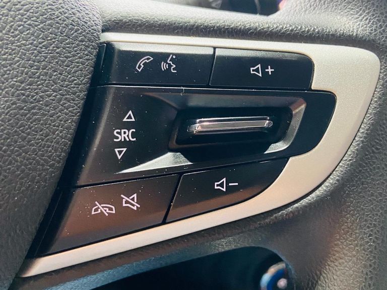 Chevrolet ONIX SEDAN Plus LT 1.0 12V Flex 4p Mec.