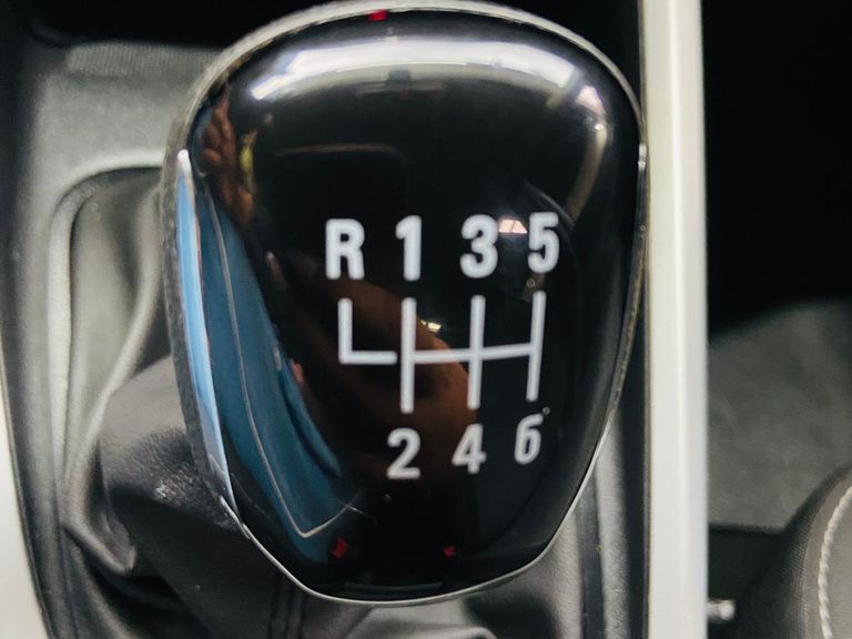 Chevrolet ONIX SEDAN Plus LT 1.0 12V Flex 4p Mec.