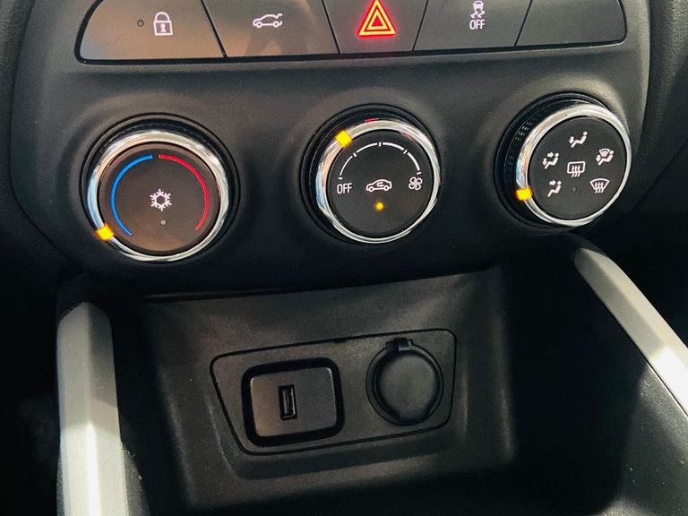 Chevrolet ONIX SEDAN Plus LT 1.0 12V Flex 4p Mec.