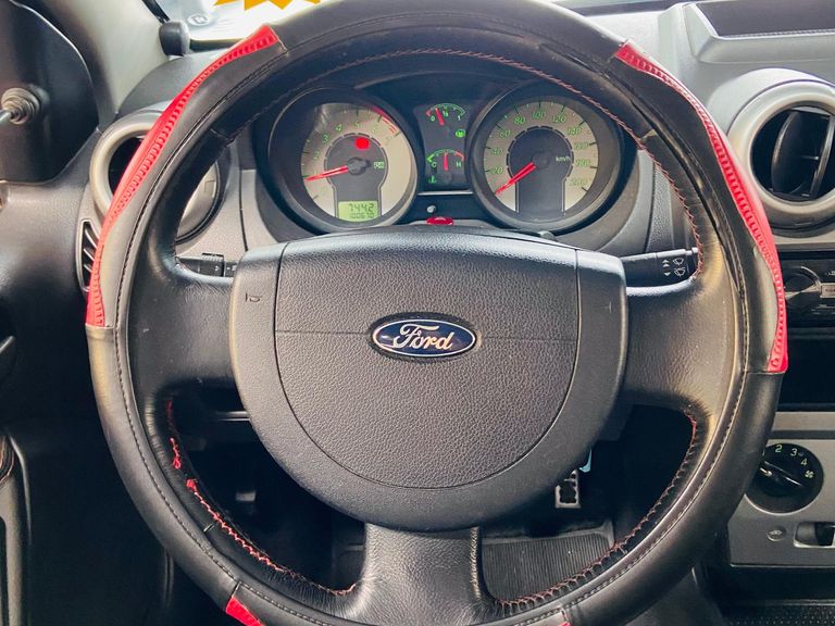 Ford Fiesta TRAIL 1.6 8V Flex 5p