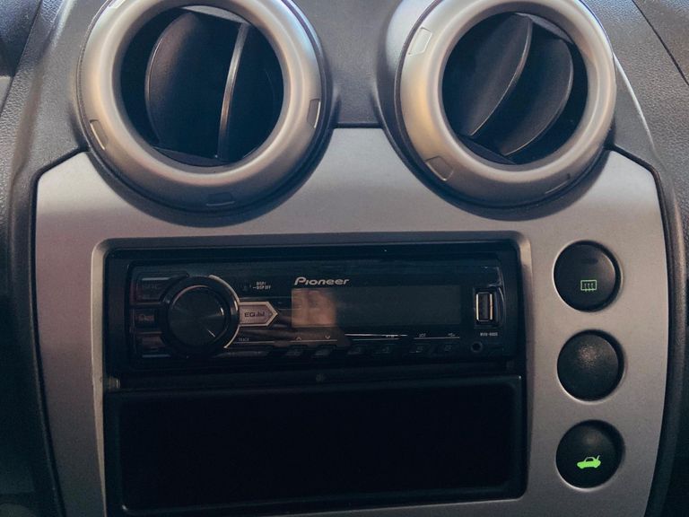 Ford Fiesta TRAIL 1.6 8V Flex 5p