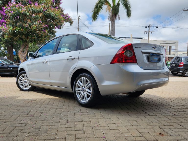 Ford Focus Sedan 2.0 16V/2.0 16V Flex 4p Aut.