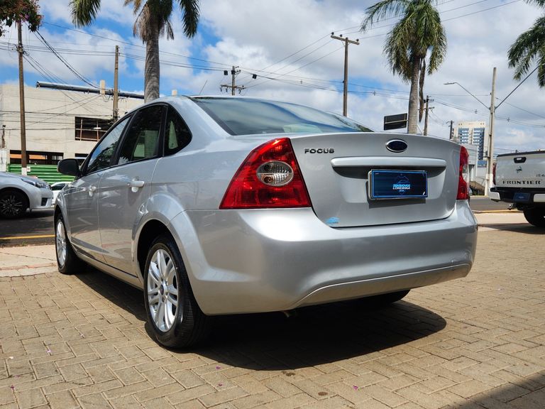 Ford Focus Sedan 2.0 16V/2.0 16V Flex 4p Aut.