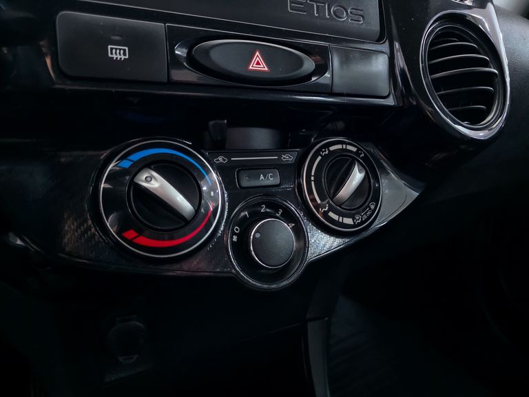 Toyota ETIOS X 1.3 Flex 16V 5p Mec.