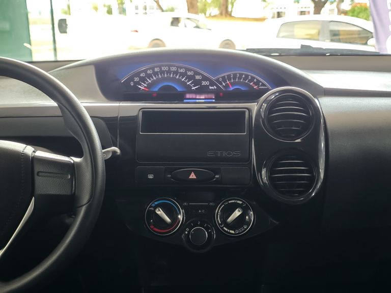 Toyota ETIOS X 1.3 Flex 16V 5p Mec.