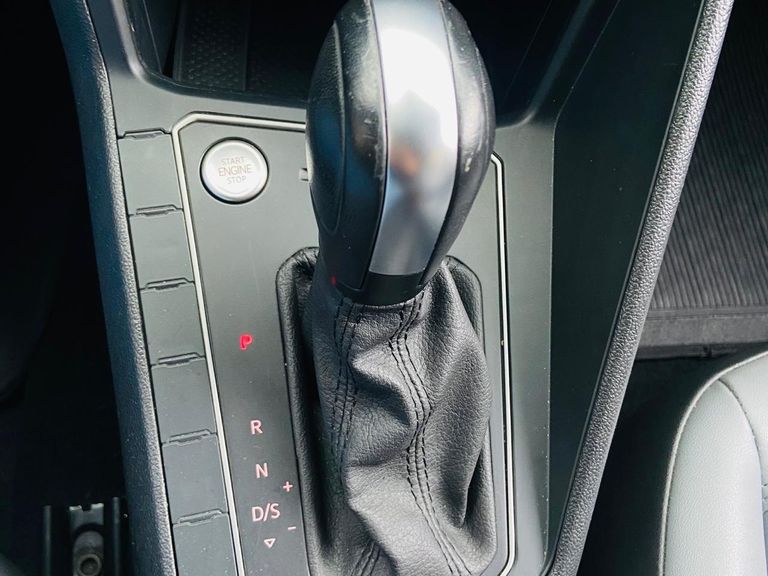 VolksWagen Nivus Highline 1.0 200 TSI Flex Aut.