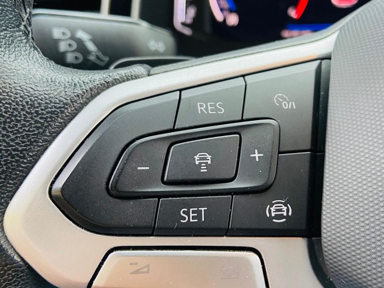 VolksWagen Nivus Highline 1.0 200 TSI Flex Aut.