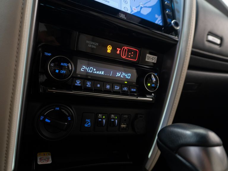 Toyota Hilux SW4 Diamond 2.8 TB 4x4 Die. Aut.