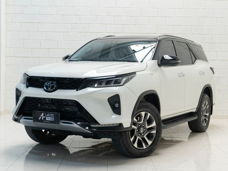 Toyota Hilux SW4 Diamond 2.8 TB 4x4 Die. Aut.