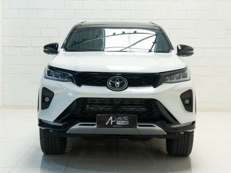 Toyota Hilux SW4 Diamond 2.8 TB 4x4 Die. Aut.