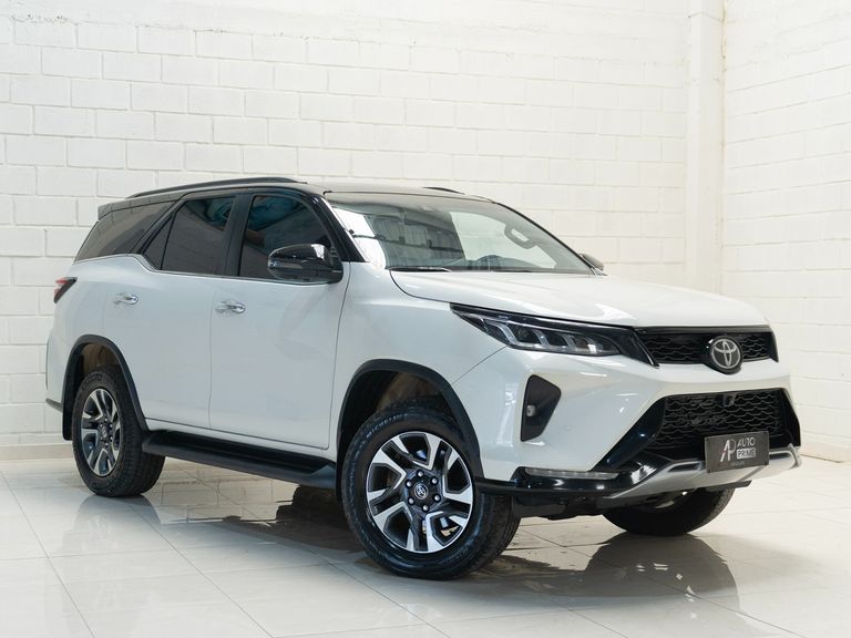 Toyota Hilux SW4 Diamond 2.8 TB 4x4 Die. Aut.