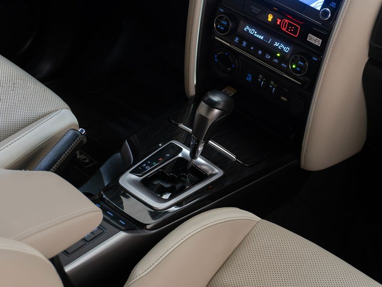 Toyota Hilux SW4 Diamond 2.8 TB 4x4 Die. Aut.