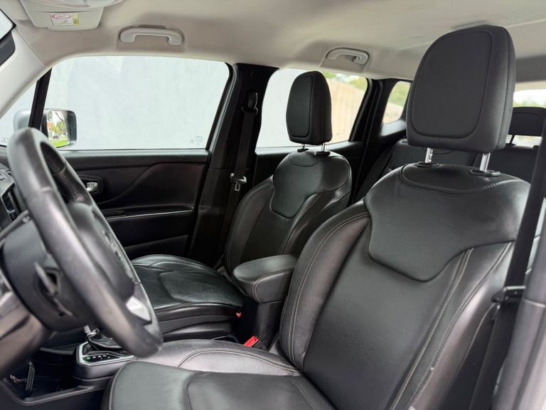 Jeep Renegade Longitude 1.8 4x2 Flex 16V Aut.