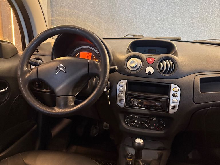 Citroën C3 GLX 1.4/ GLX Sonora 1.4 Flex 8V 5p