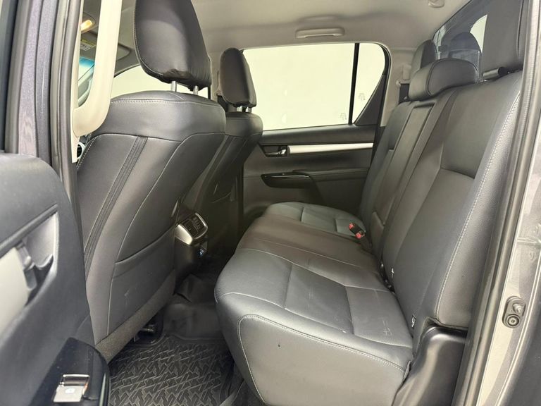 Toyota Hilux CD SRX 4x4 2.8 TDI 16V Diesel Aut.