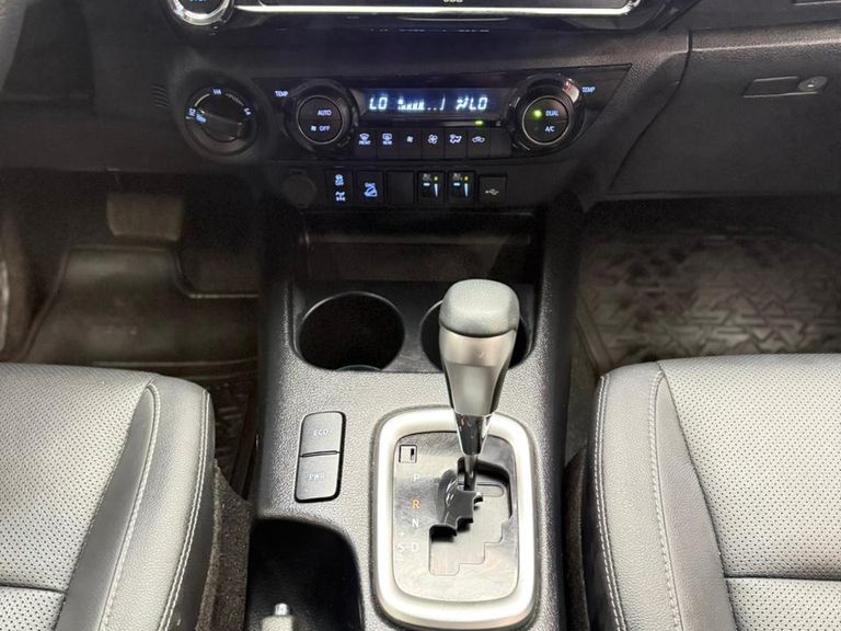 Toyota Hilux CD SRX 4x4 2.8 TDI 16V Diesel Aut.