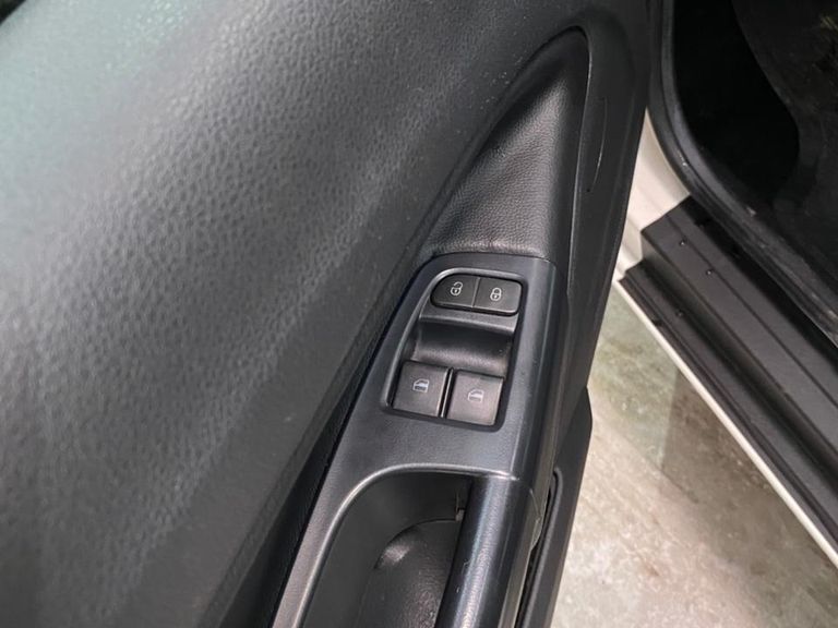 VolksWagen VOYAGE 1.6 MSI Flex 8V 4p