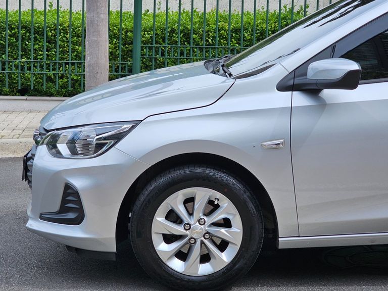 Chevrolet ONIX SEDAN Plus LT 1.0 12V Flex 4p Mec.
