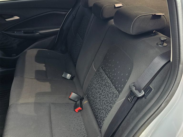 Chevrolet ONIX SEDAN Plus LT 1.0 12V Flex 4p Mec.