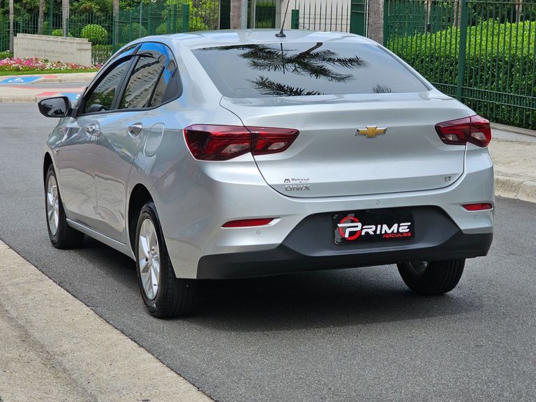 Chevrolet ONIX SEDAN Plus LT 1.0 12V Flex 4p Mec.