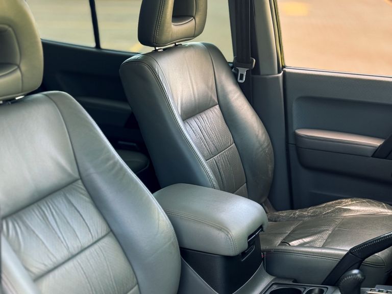 Mitsubishi Pajero HPE Full 3.2 4x4 T.I.Dies. 5p Aut