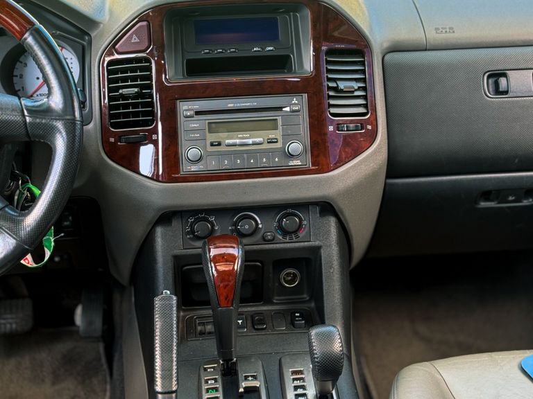 Mitsubishi Pajero HPE Full 3.2 4x4 T.I.Dies. 5p Aut