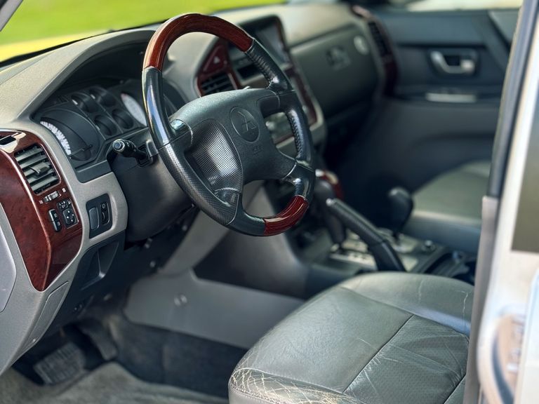 Mitsubishi Pajero HPE Full 3.2 4x4 T.I.Dies. 5p Aut