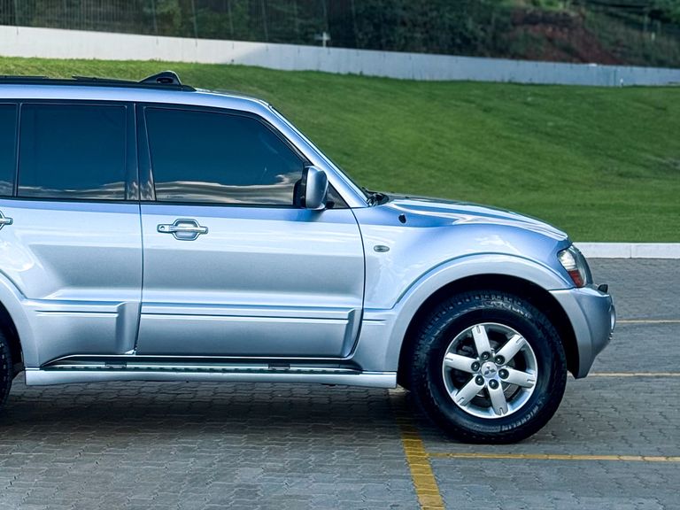 Mitsubishi Pajero HPE Full 3.2 4x4 T.I.Dies. 5p Aut