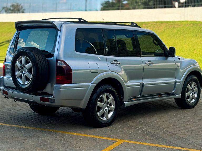 Mitsubishi Pajero HPE Full 3.2 4x4 T.I.Dies. 5p Aut