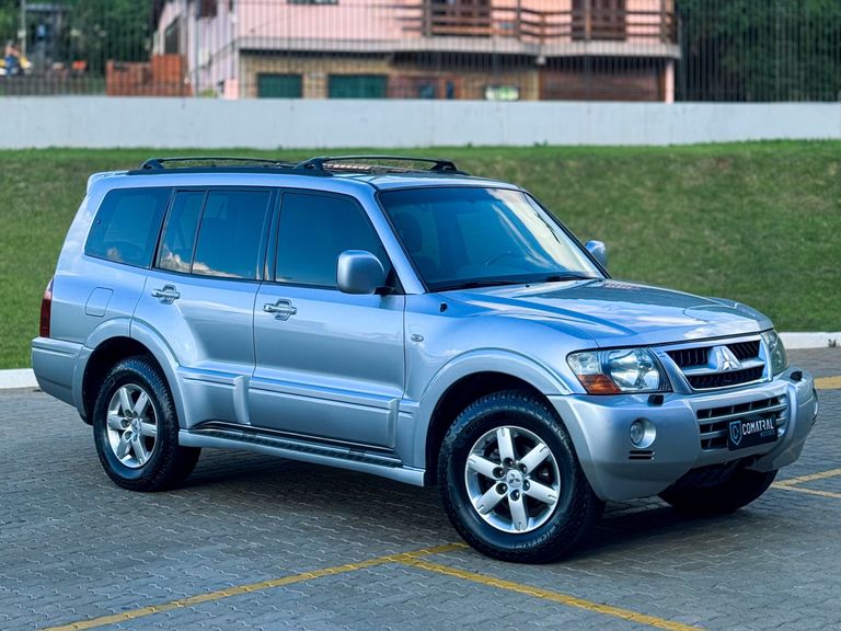 Mitsubishi Pajero HPE Full 3.2 4x4 T.I.Dies. 5p Aut