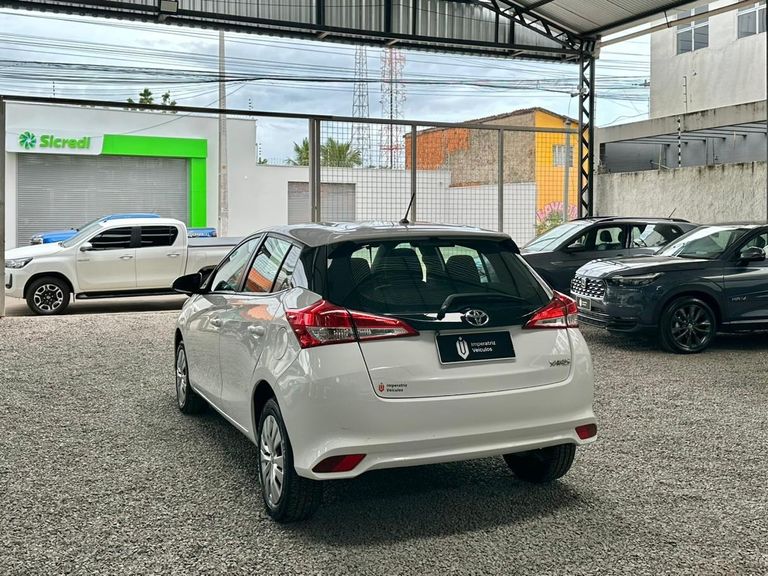 Toyota YARIS XL Live 1.3 Flex 16V 5p Aut.