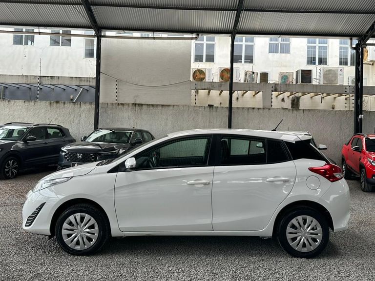 Toyota YARIS XL Live 1.3 Flex 16V 5p Aut.