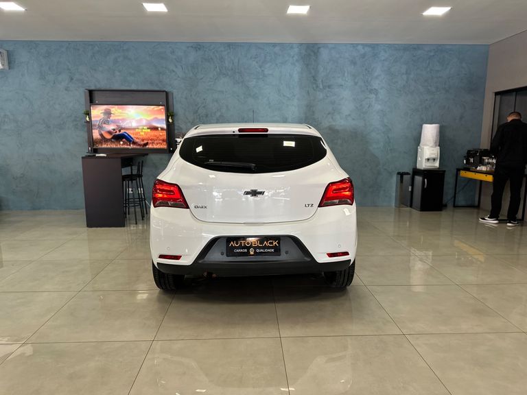 Chevrolet ONIX HATCH LTZ 1.4 8V FlexPower 5p Aut.